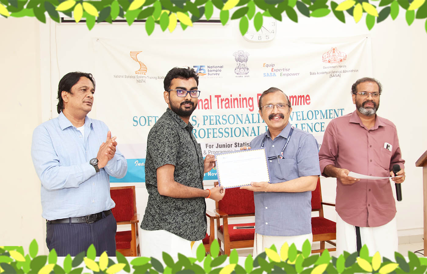 Presenting the certificate to Sri. Prakhar Shukla, Junior Statistical Officer, NSO (FOD) SRO Kanpur