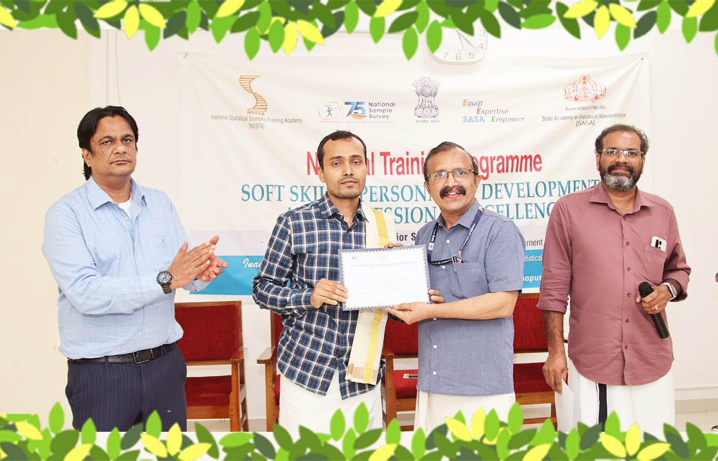 Presenting the certificate to Sri. Pascal Kumar, Junior Statistical Officer, AS Hqrs., NSO (FOD), Faridabad